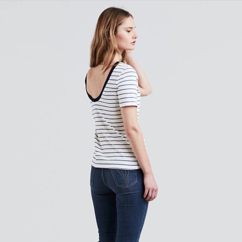 Levi's Back Scoop Tee